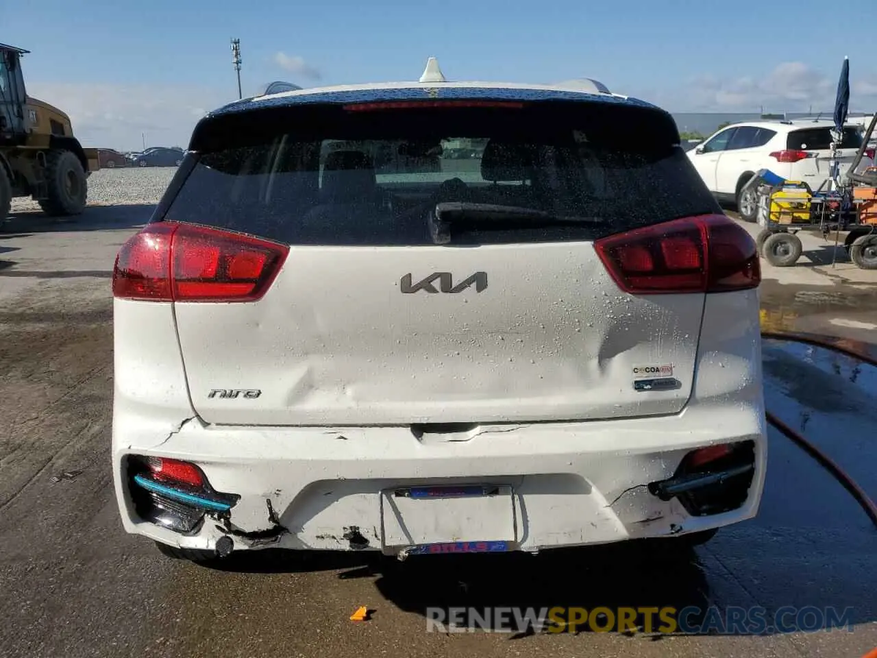 6 Photograph of a damaged car KNDCC3LG6N5132222 KIA NIRO S 2022