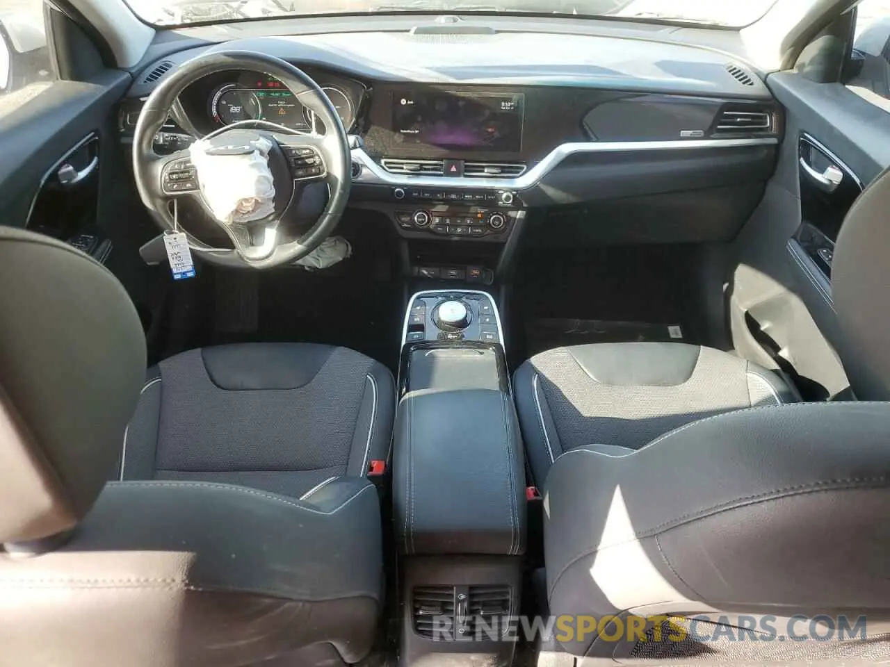 8 Photograph of a damaged car KNDCC3LG6N5132222 KIA NIRO S 2022