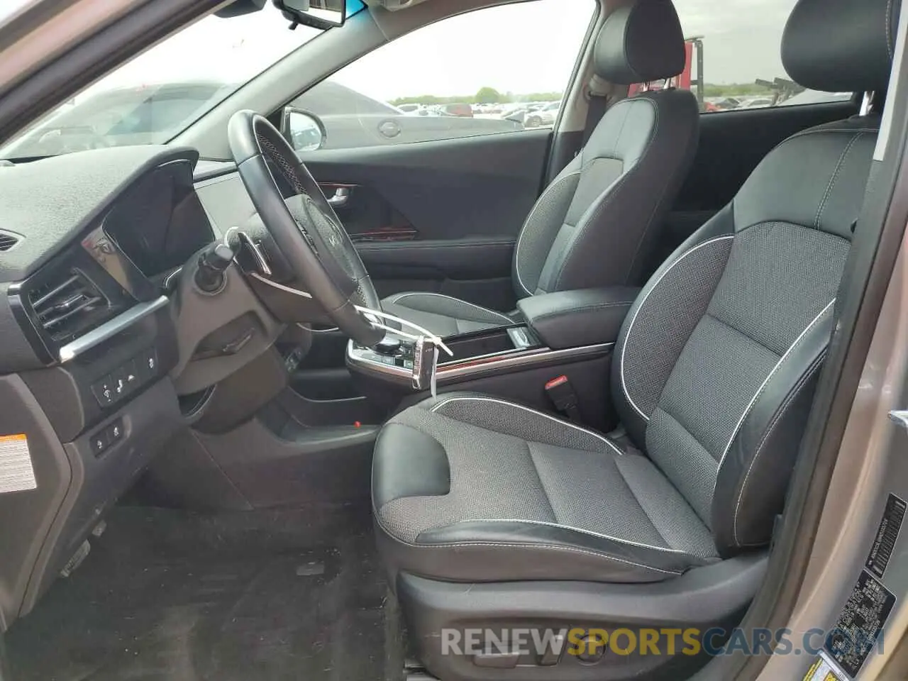 7 Photograph of a damaged car KNDCC3LG6N5133726 KIA NIRO S 2022