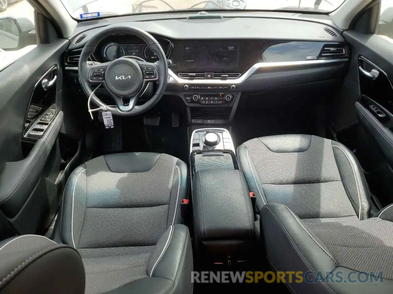 8 Photograph of a damaged car KNDCC3LG6N5133726 KIA NIRO S 2022