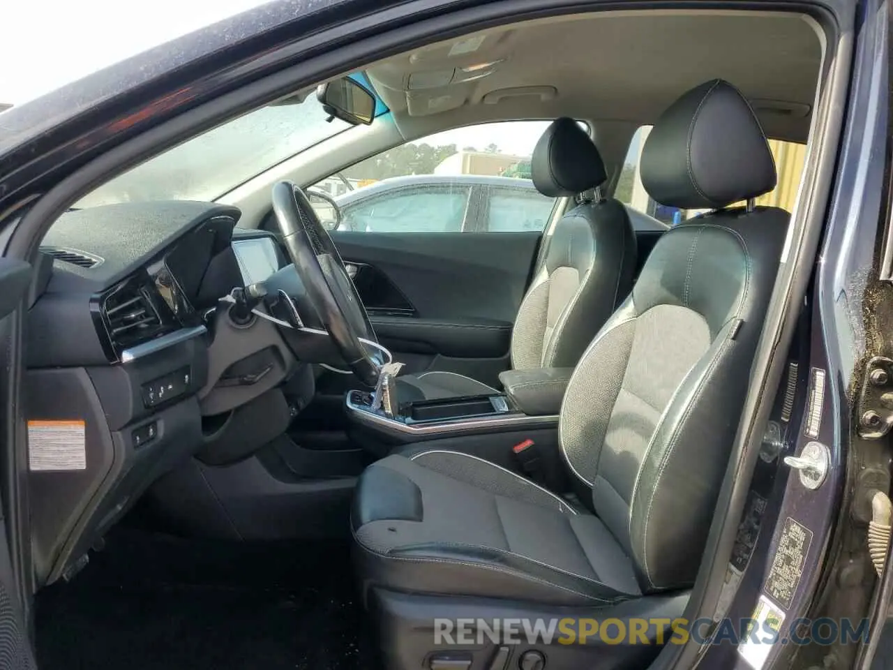 7 Photograph of a damaged car KNDCC3LG8N5159566 KIA NIRO S 2022