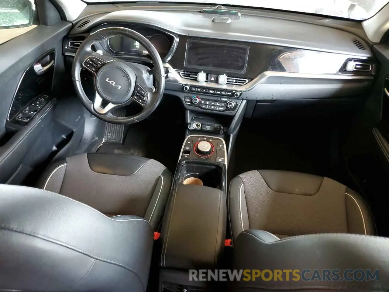 8 Photograph of a damaged car KNDCC3LGXN5134233 KIA NIRO S 2022