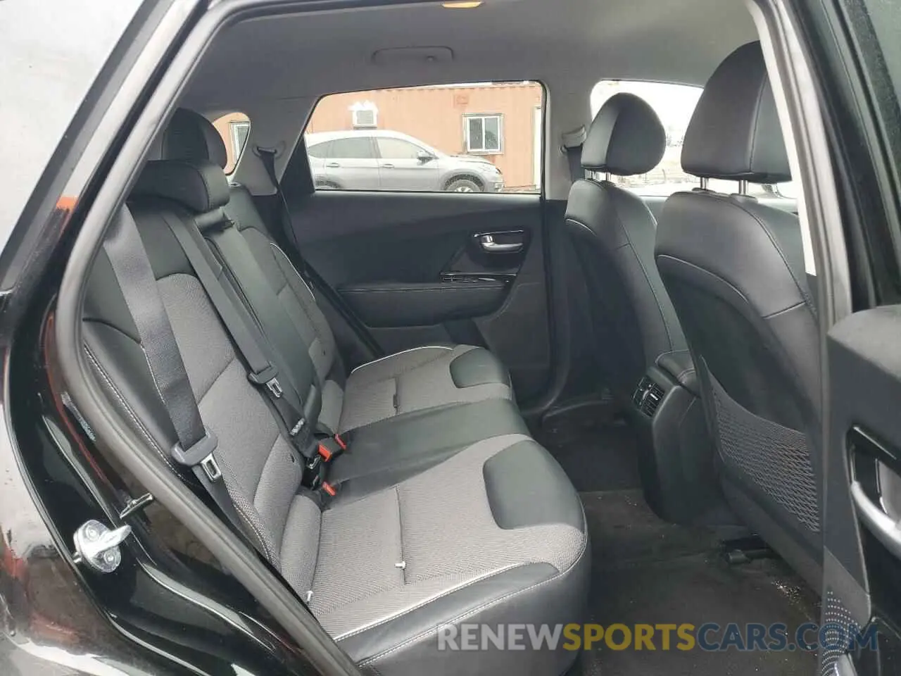 11 Photograph of a damaged car KNDCC3LGXN5134670 KIA NIRO S 2022