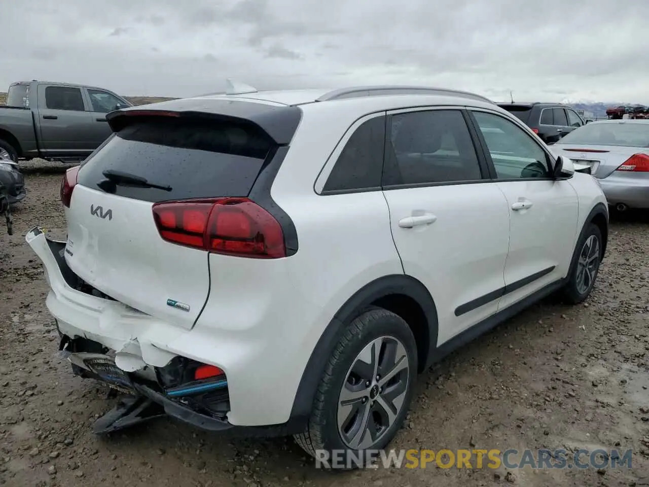 3 Photograph of a damaged car KNDCC3LGXN5138167 KIA NIRO S 2022