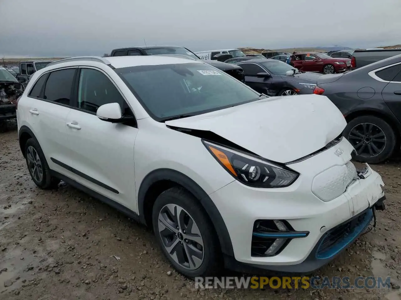4 Photograph of a damaged car KNDCC3LGXN5138167 KIA NIRO S 2022