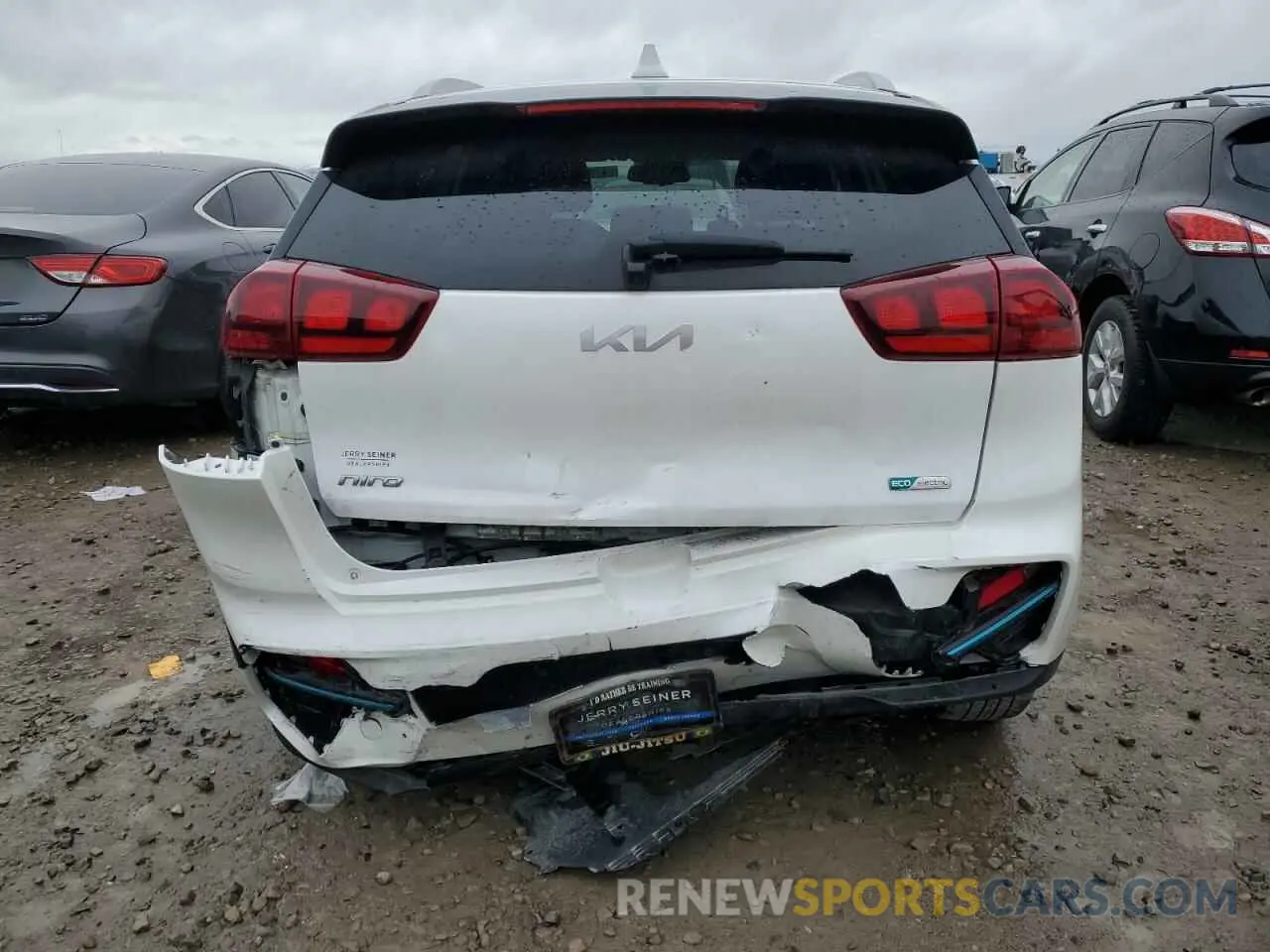 6 Photograph of a damaged car KNDCC3LGXN5138167 KIA NIRO S 2022