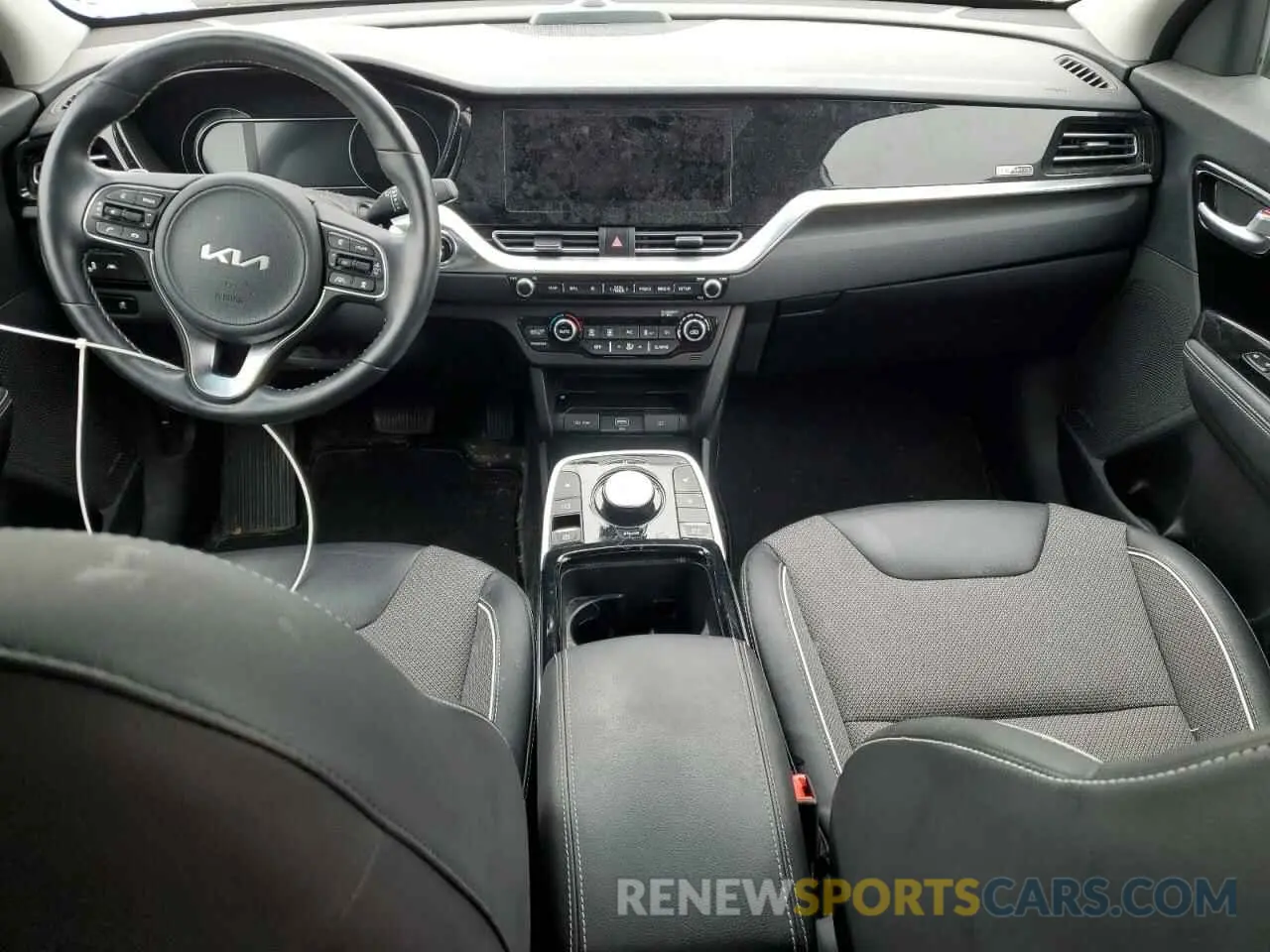 8 Photograph of a damaged car KNDCC3LGXN5138167 KIA NIRO S 2022