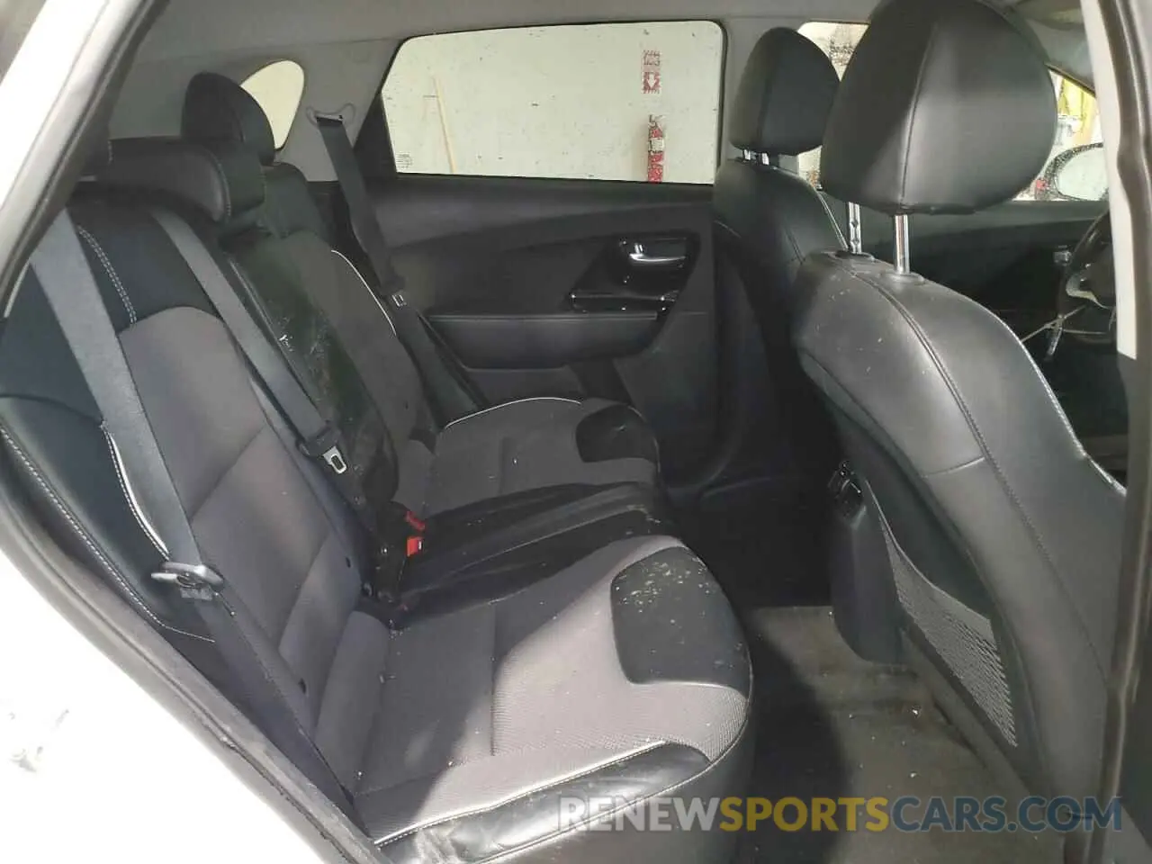 11 Photograph of a damaged car KNDCC3LGXN5161030 KIA NIRO S 2022