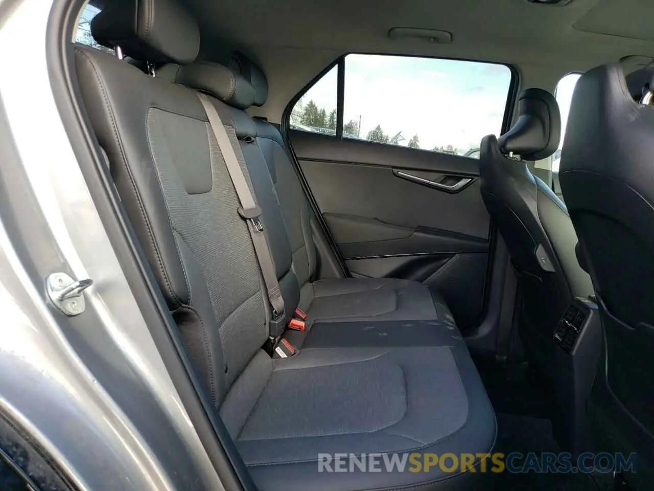 11 Photograph of a damaged car KNDCT3LE2P5097941 KIA NIRO SX 2023