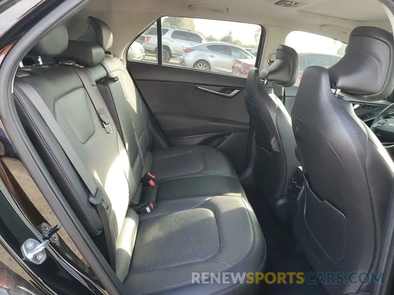 11 Photograph of a damaged car KNDCT3L13P5042153 KIA NIRO WAVE 2023