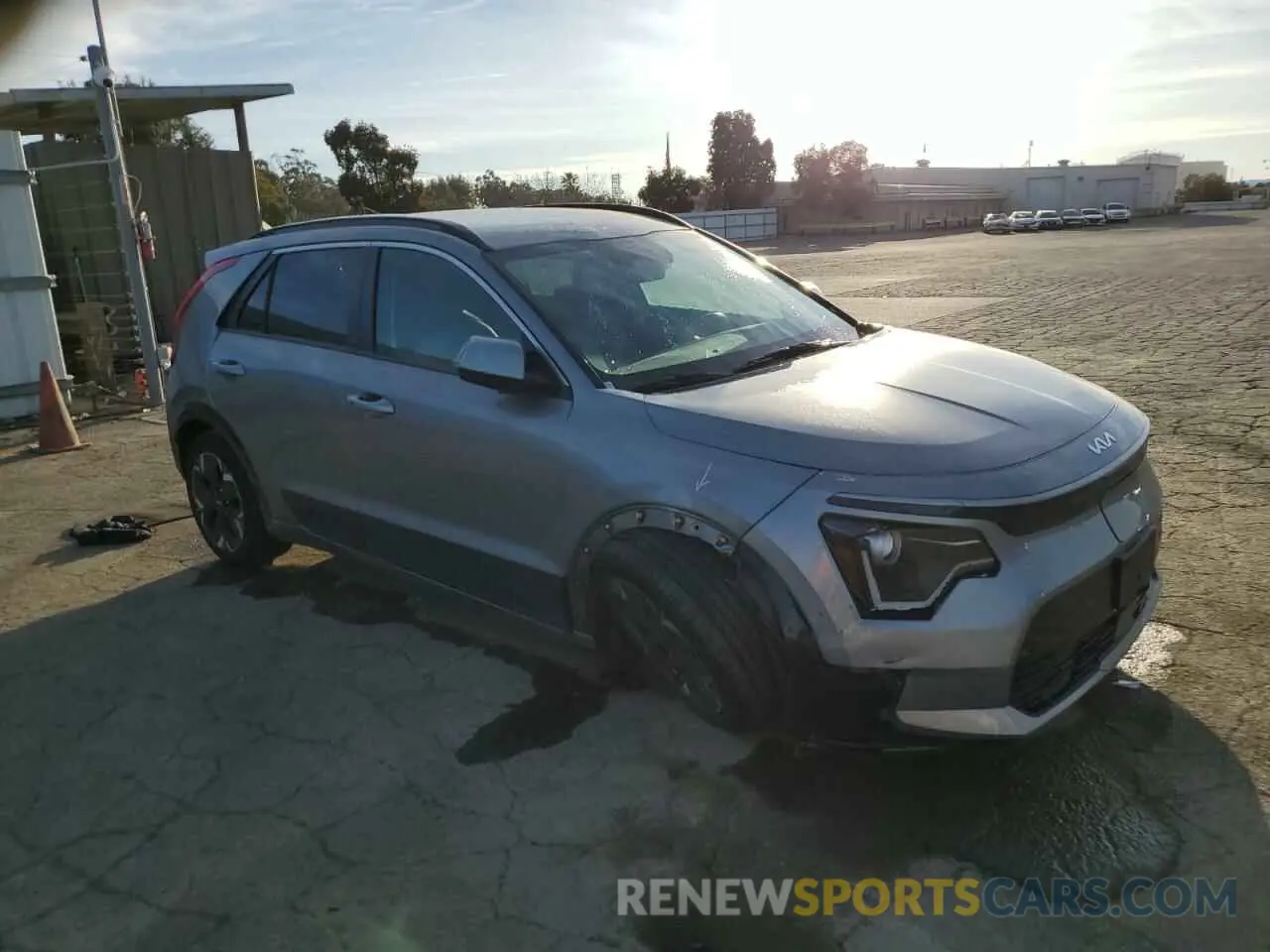 4 Photograph of a damaged car KNDCR3L10P5025583 KIA NIRO WIND 2023