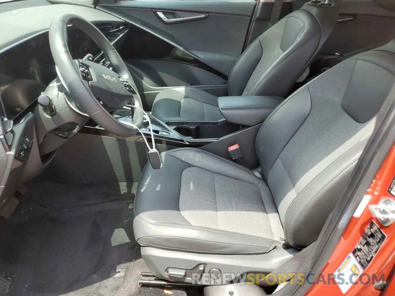 7 Photograph of a damaged car KNDCR3L11P5025348 KIA NIRO WIND 2023
