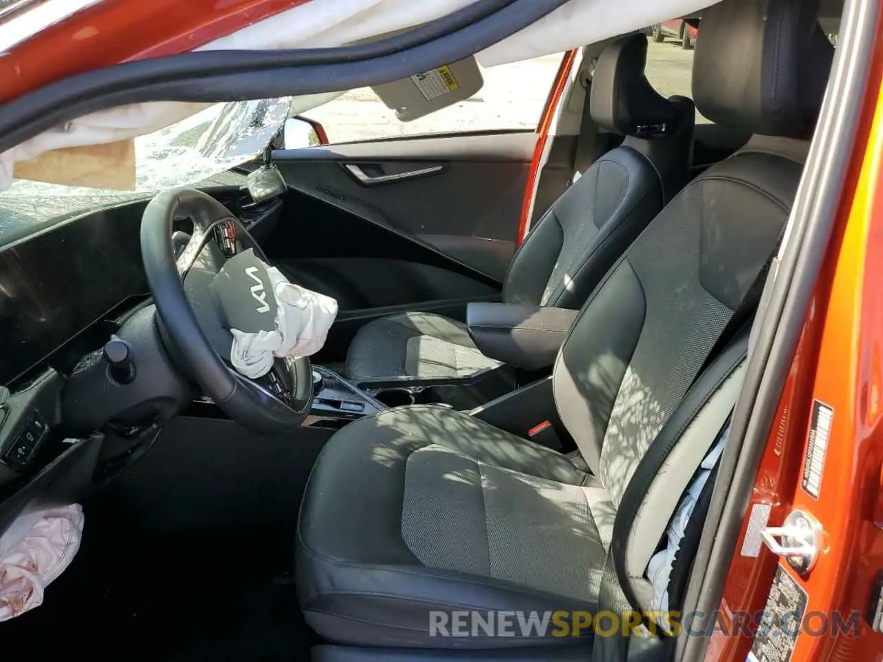 7 Photograph of a damaged car KNDCR3L12P5022894 KIA NIRO WIND 2023