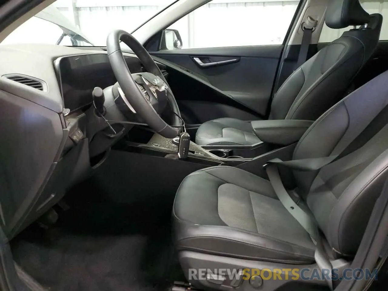 7 Photograph of a damaged car KNDCR3L13P5045987 KIA NIRO WIND 2023