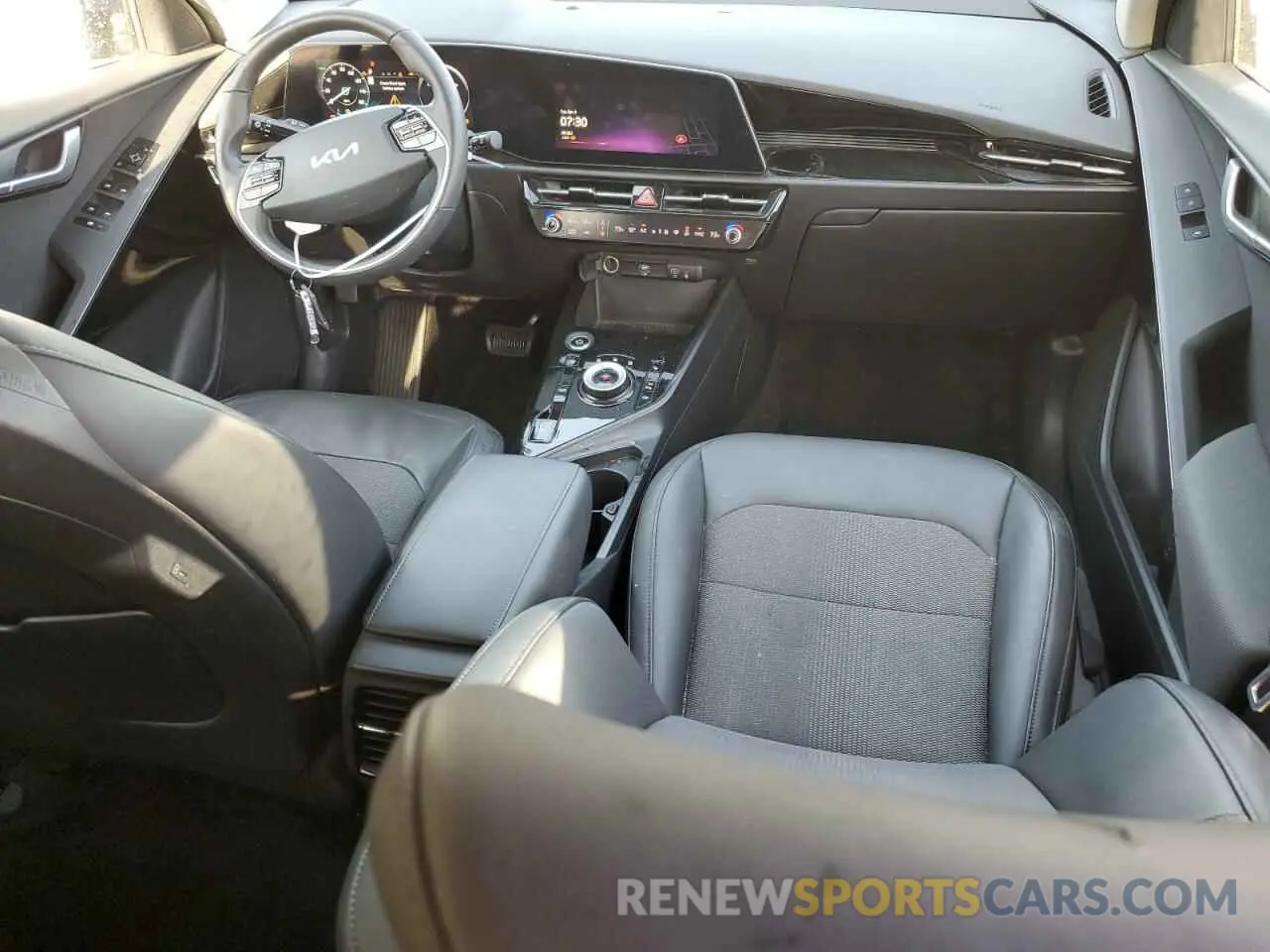 8 Photograph of a damaged car KNDCR3L15P5034098 KIA NIRO WIND 2023