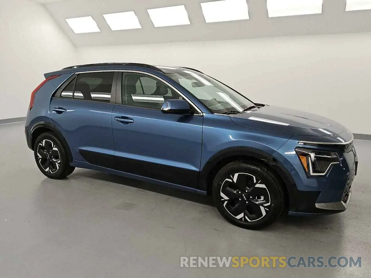 4 Photograph of a damaged car KNDCR3L16P5027774 KIA NIRO WIND 2023