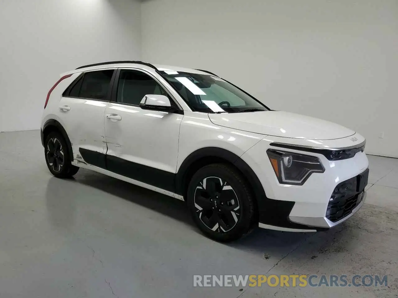 4 Photograph of a damaged car KNDCR3L16P5054750 KIA NIRO WIND 2023