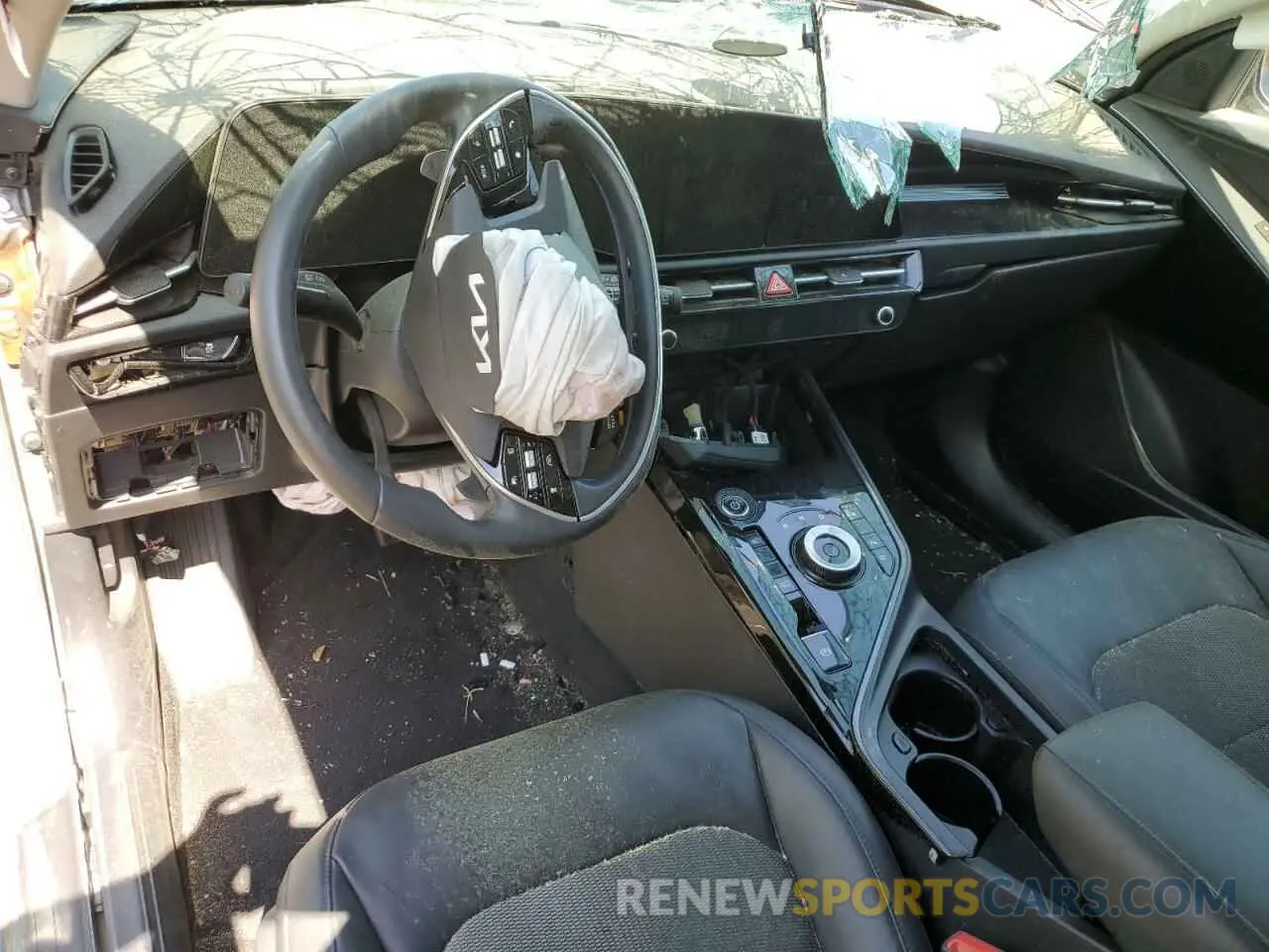 8 Photograph of a damaged car KNDCR3L16P5073833 KIA NIRO WIND 2023