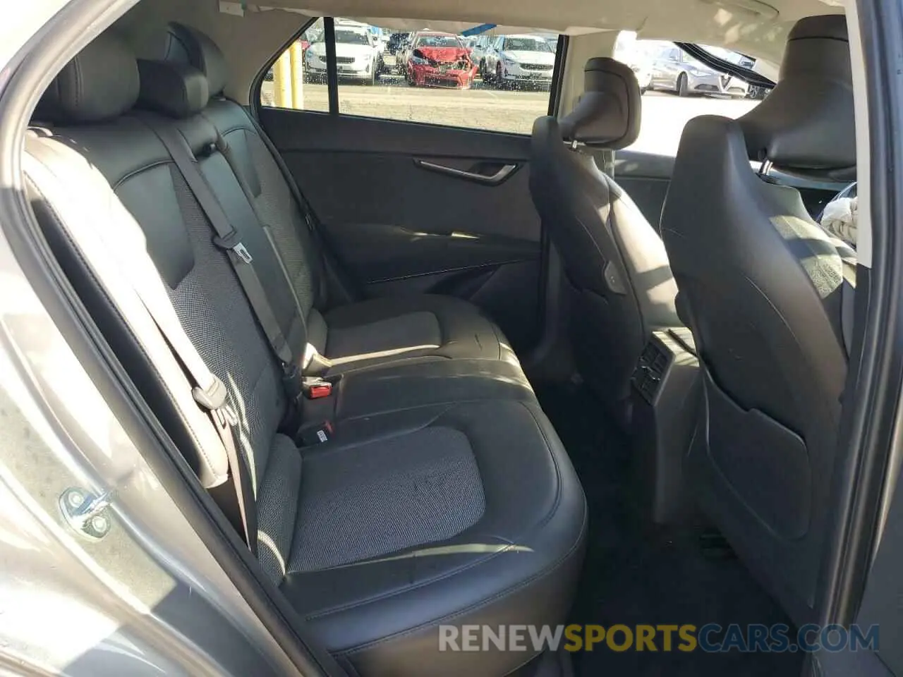 10 Photograph of a damaged car KNDCR3L18P5036573 KIA NIRO WIND 2023