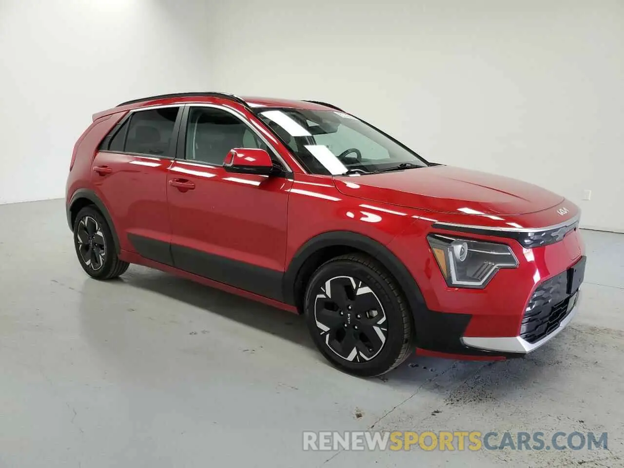 4 Photograph of a damaged car KNDCR3L19P5026425 KIA NIRO WIND 2023