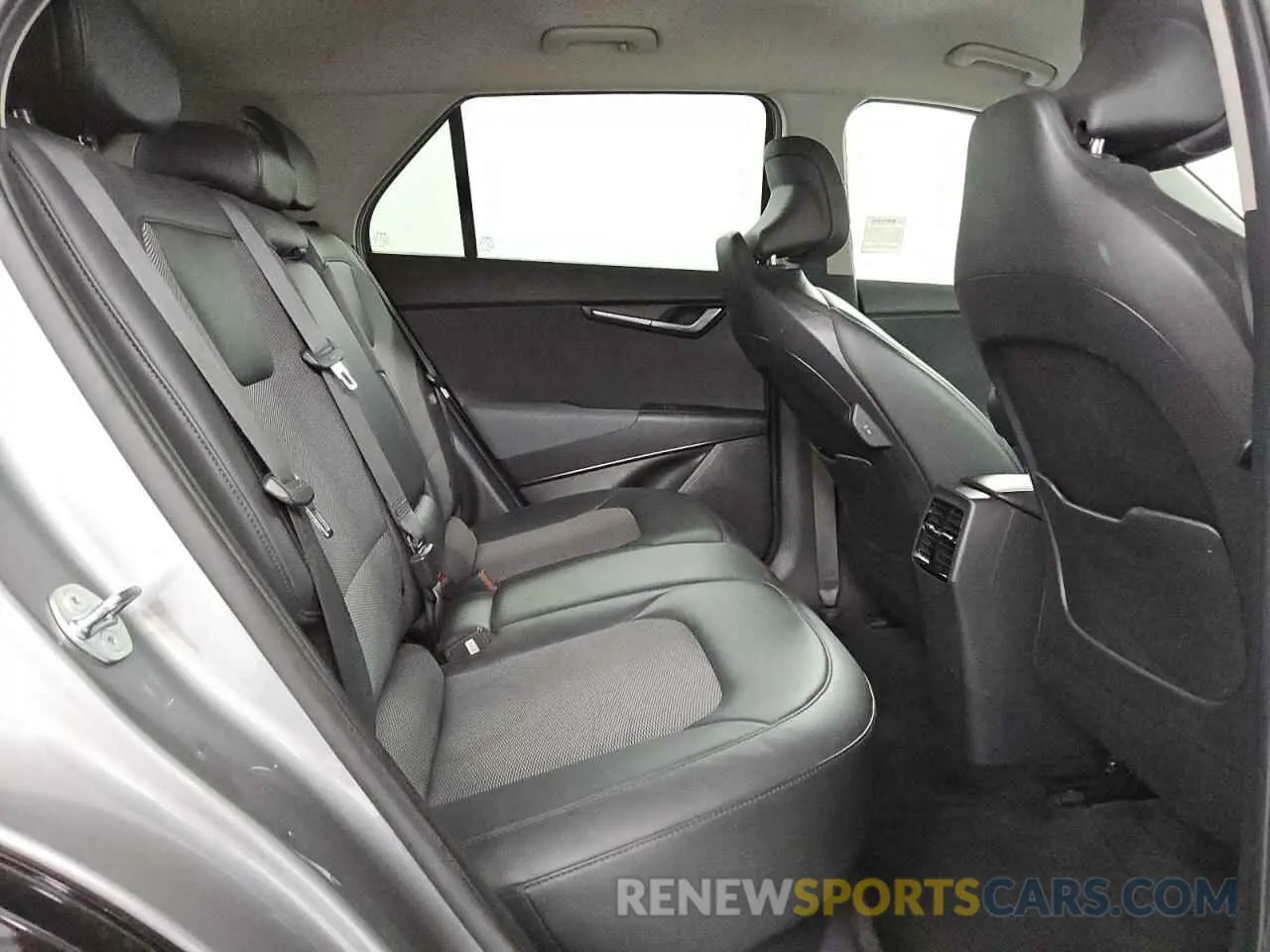 11 Photograph of a damaged car KNDCR3L19P5028238 KIA NIRO WIND 2023