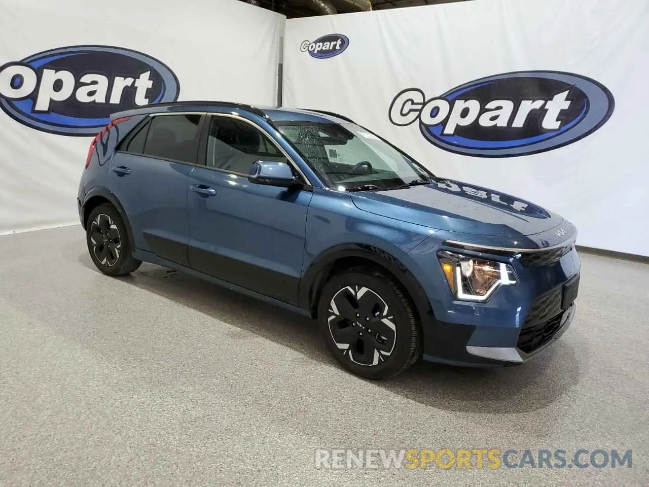 4 Photograph of a damaged car KNDCR3L19P5036503 KIA NIRO WIND 2023