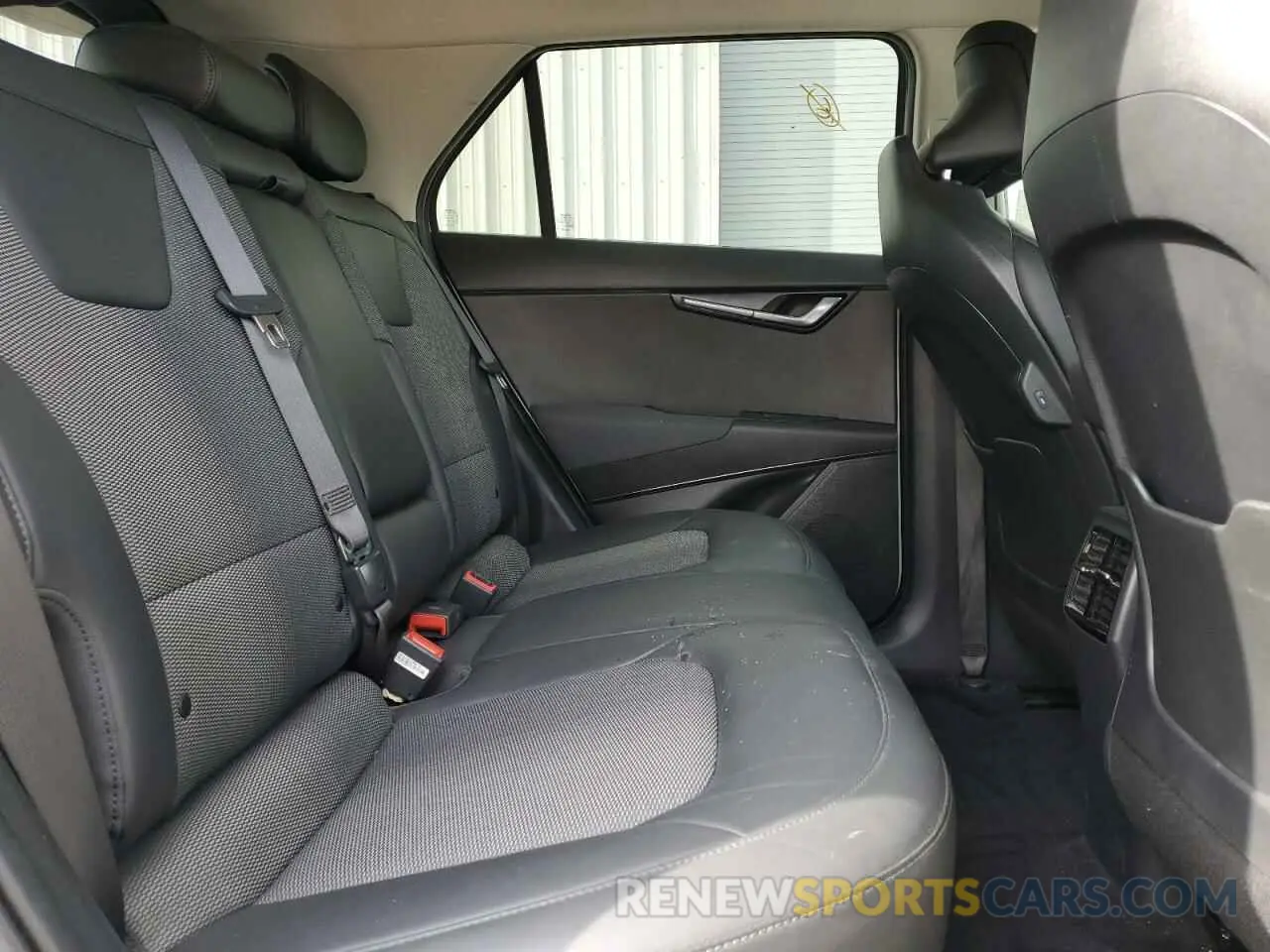 11 Photograph of a damaged car KNDCR3L1XP5026045 KIA NIRO WIND 2023