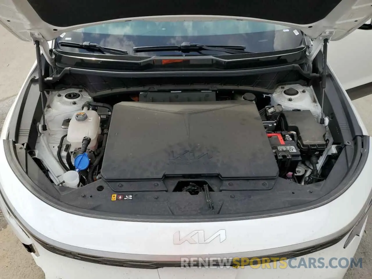 12 Photograph of a damaged car KNDCR3L1XP5026045 KIA NIRO WIND 2023