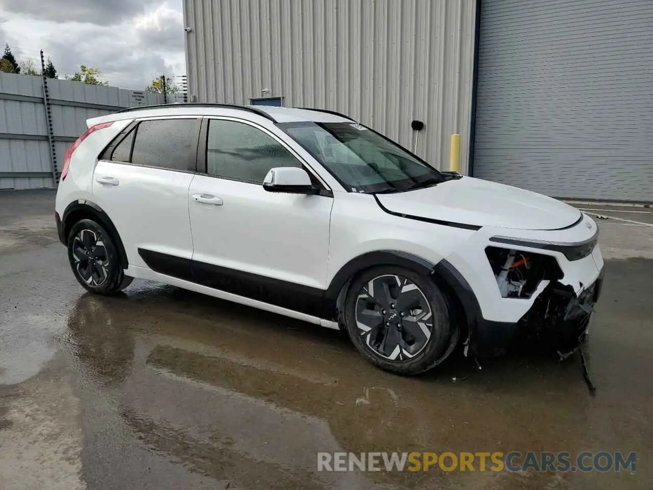 4 Photograph of a damaged car KNDCR3L1XP5026045 KIA NIRO WIND 2023