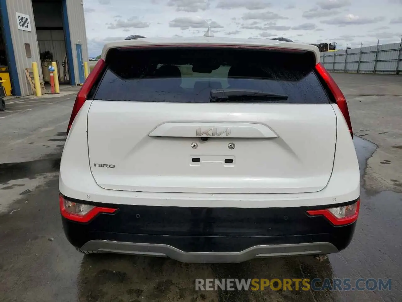 6 Photograph of a damaged car KNDCR3L1XP5026045 KIA NIRO WIND 2023