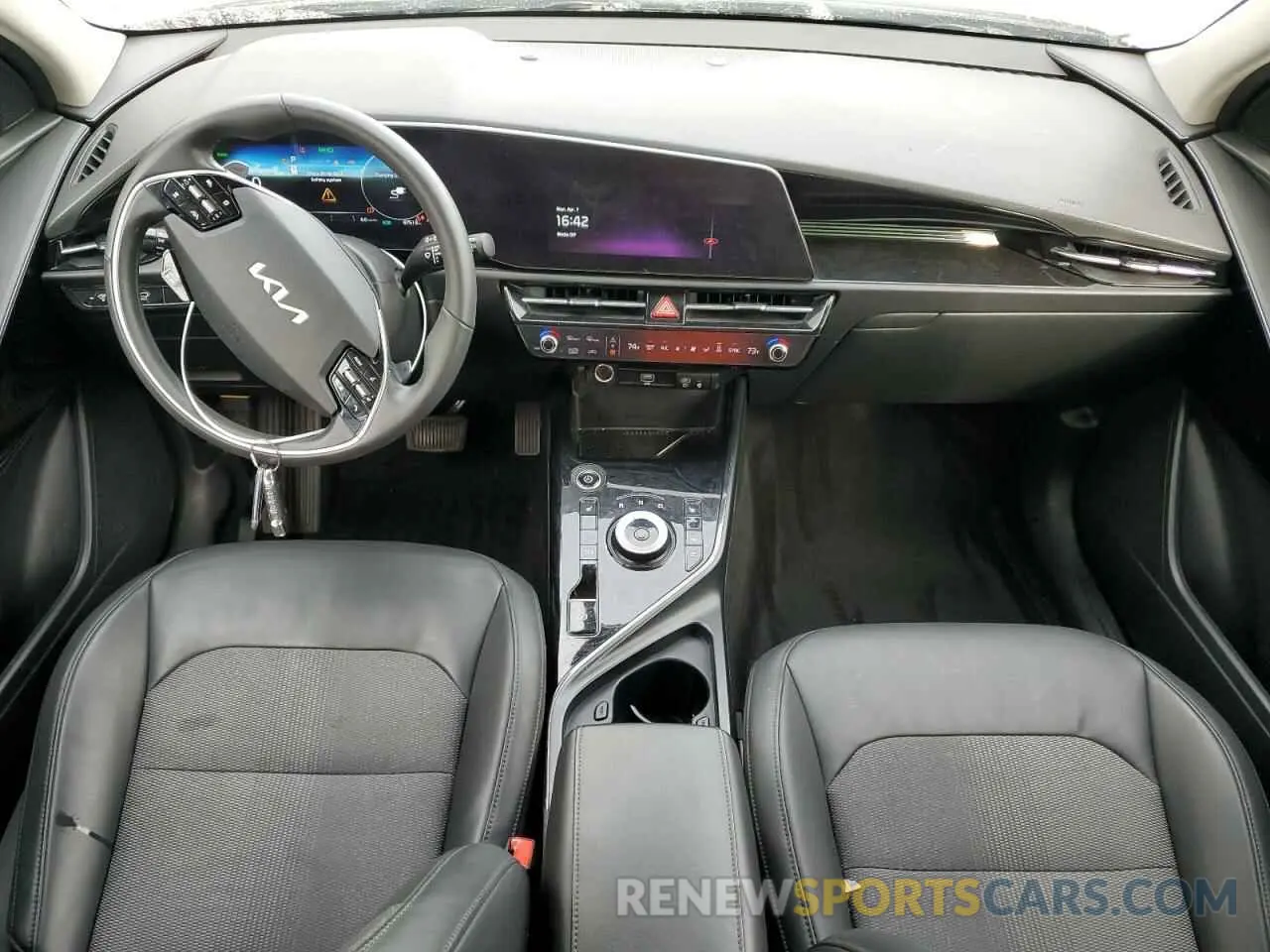 8 Photograph of a damaged car KNDCR3L1XP5026045 KIA NIRO WIND 2023