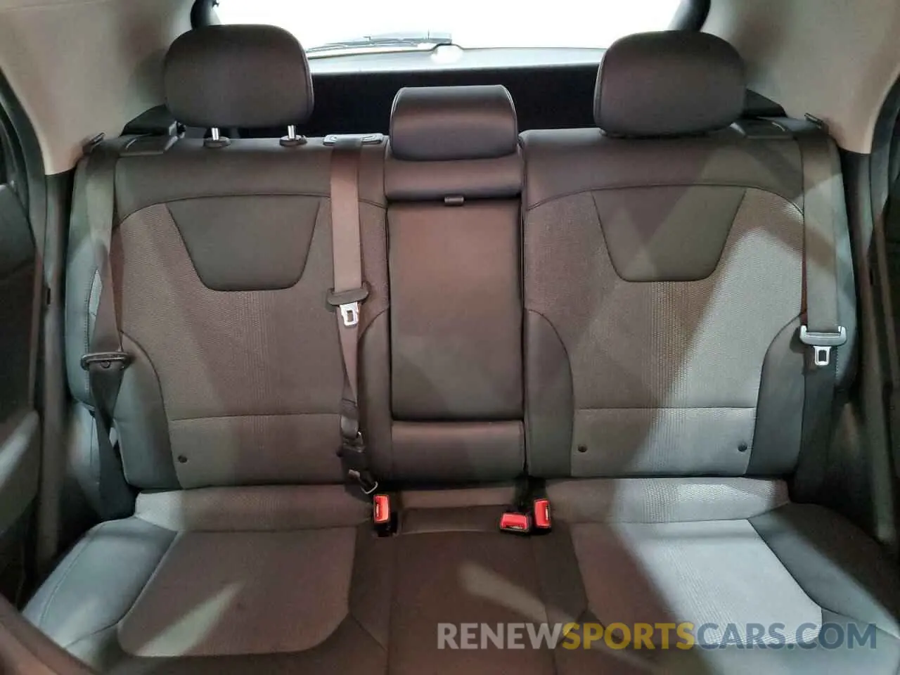 10 Photograph of a damaged car KNDCR3L1XP5036221 KIA NIRO WIND 2023