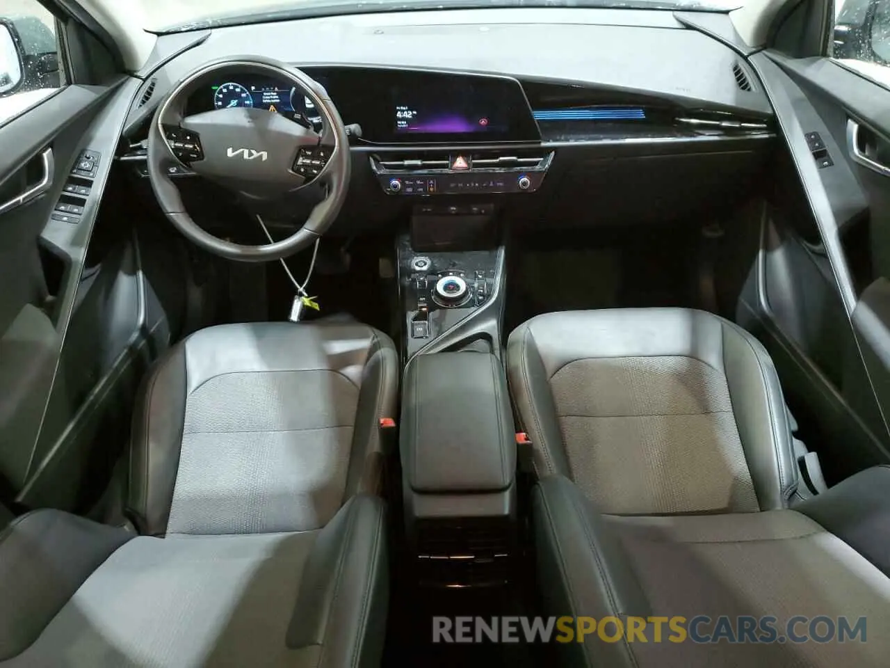 8 Photograph of a damaged car KNDCR3L1XP5036221 KIA NIRO WIND 2023