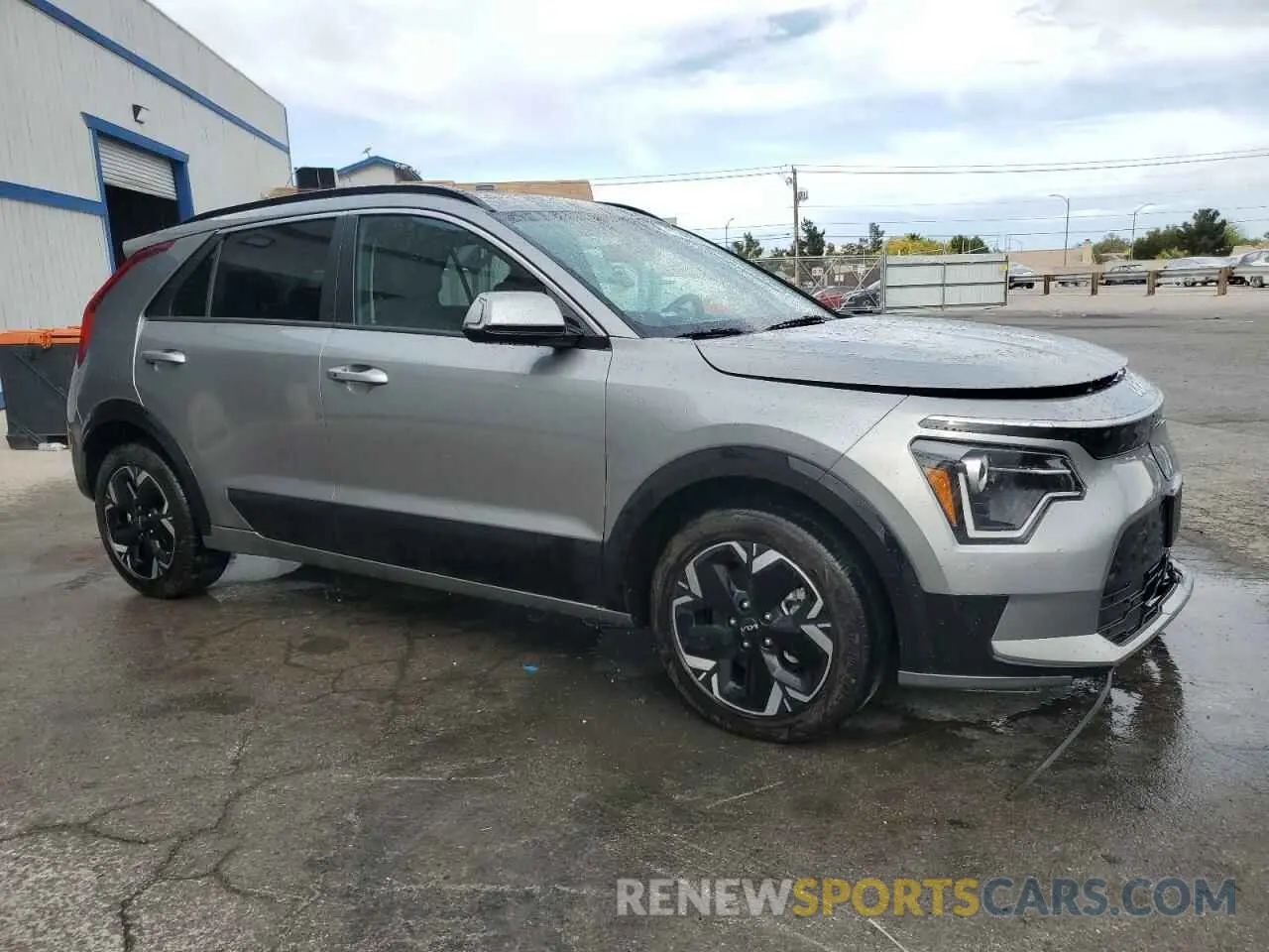 4 Photograph of a damaged car KNDCR3L1XP5045856 KIA NIRO WIND 2023