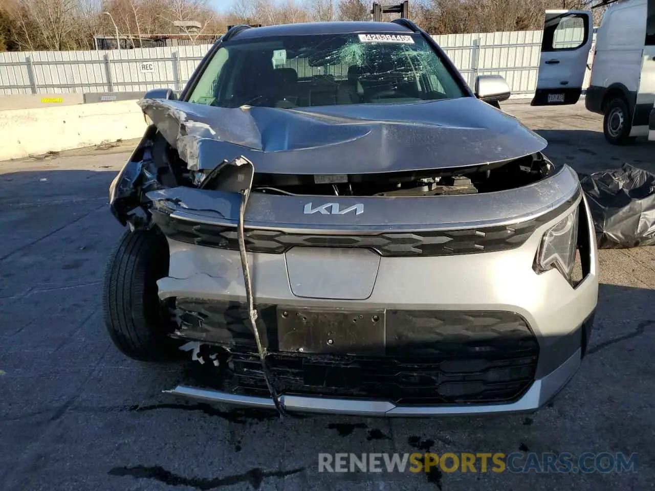 5 Photograph of a damaged car KNDCR3L10R5111348 KIA NIRO WIND 2024