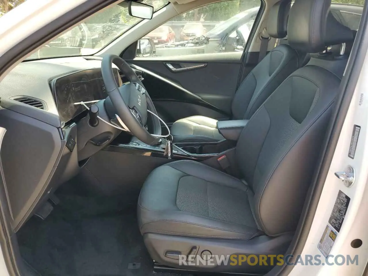 7 Photograph of a damaged car KNDCR3L10R5126173 KIA NIRO WIND 2024