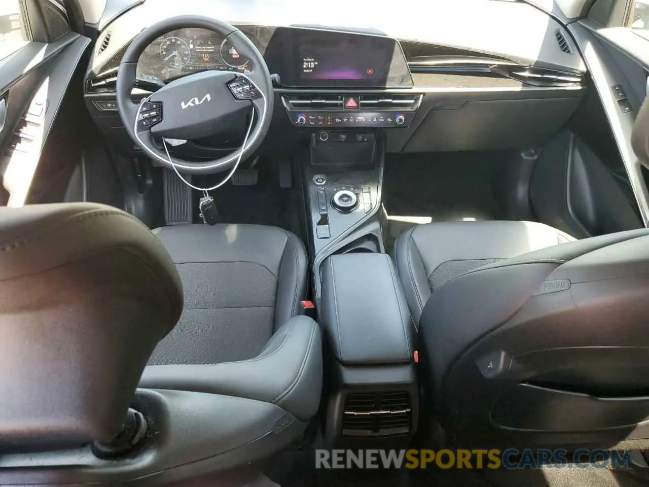 8 Photograph of a damaged car KNDCR3L10R5126173 KIA NIRO WIND 2024