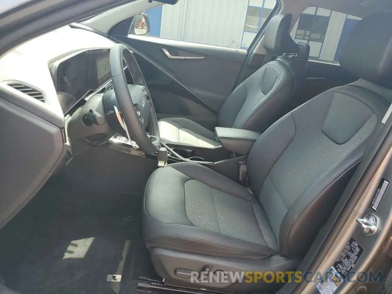 7 Photograph of a damaged car KNDCR3L11R5121869 KIA NIRO WIND 2024