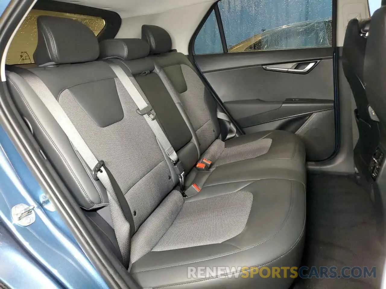 11 Photograph of a damaged car KNDCR3L12R5121623 KIA NIRO WIND 2024