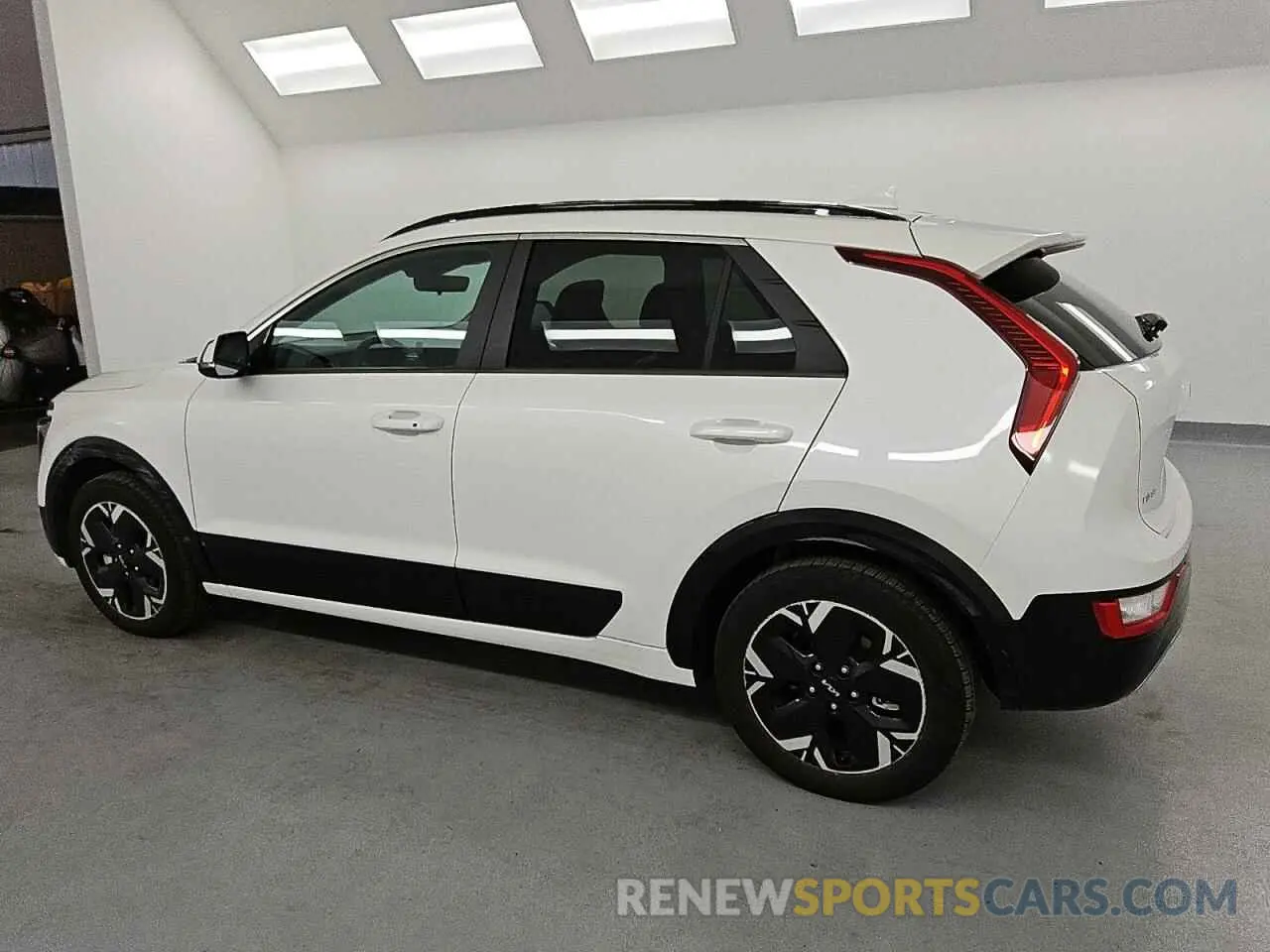 2 Photograph of a damaged car KNDCR3L13R5110646 KIA NIRO WIND 2024