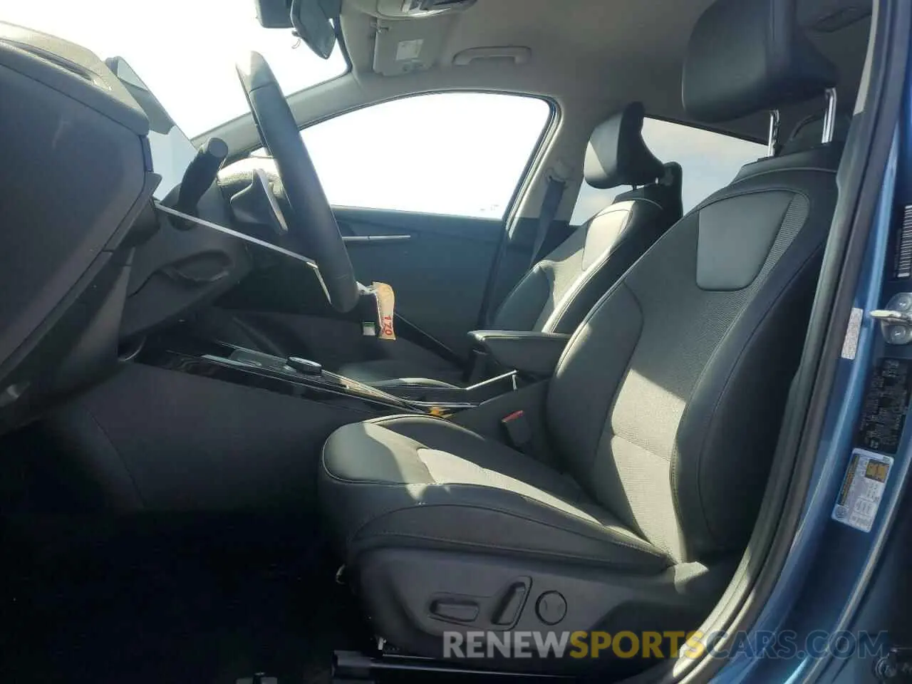 7 Photograph of a damaged car KNDCR3L14R5081786 KIA NIRO WIND 2024