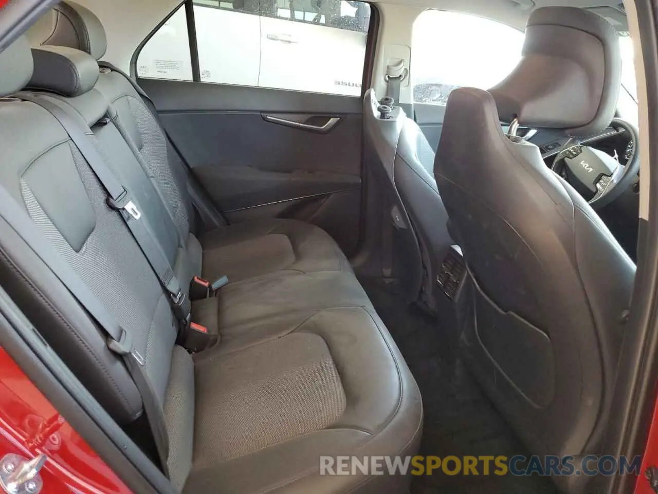 10 Photograph of a damaged car KNDCR3L14R5108405 KIA NIRO WIND 2024