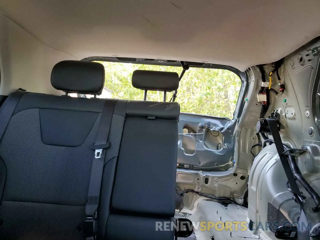 10 Photograph of a damaged car KNDCR3L15R5117954 KIA NIRO WIND 2024