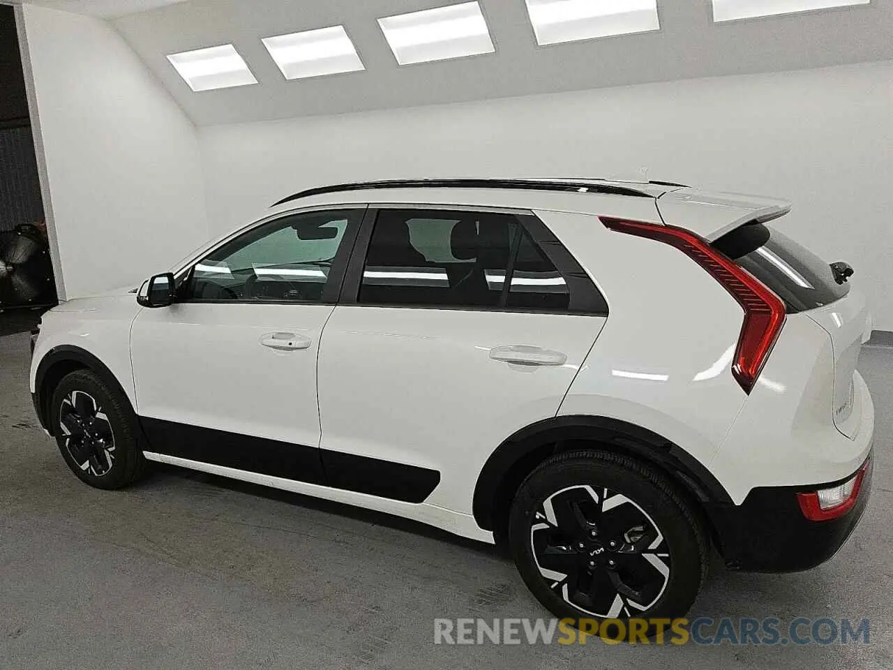 2 Photograph of a damaged car KNDCR3L16R5113752 KIA NIRO WIND 2024