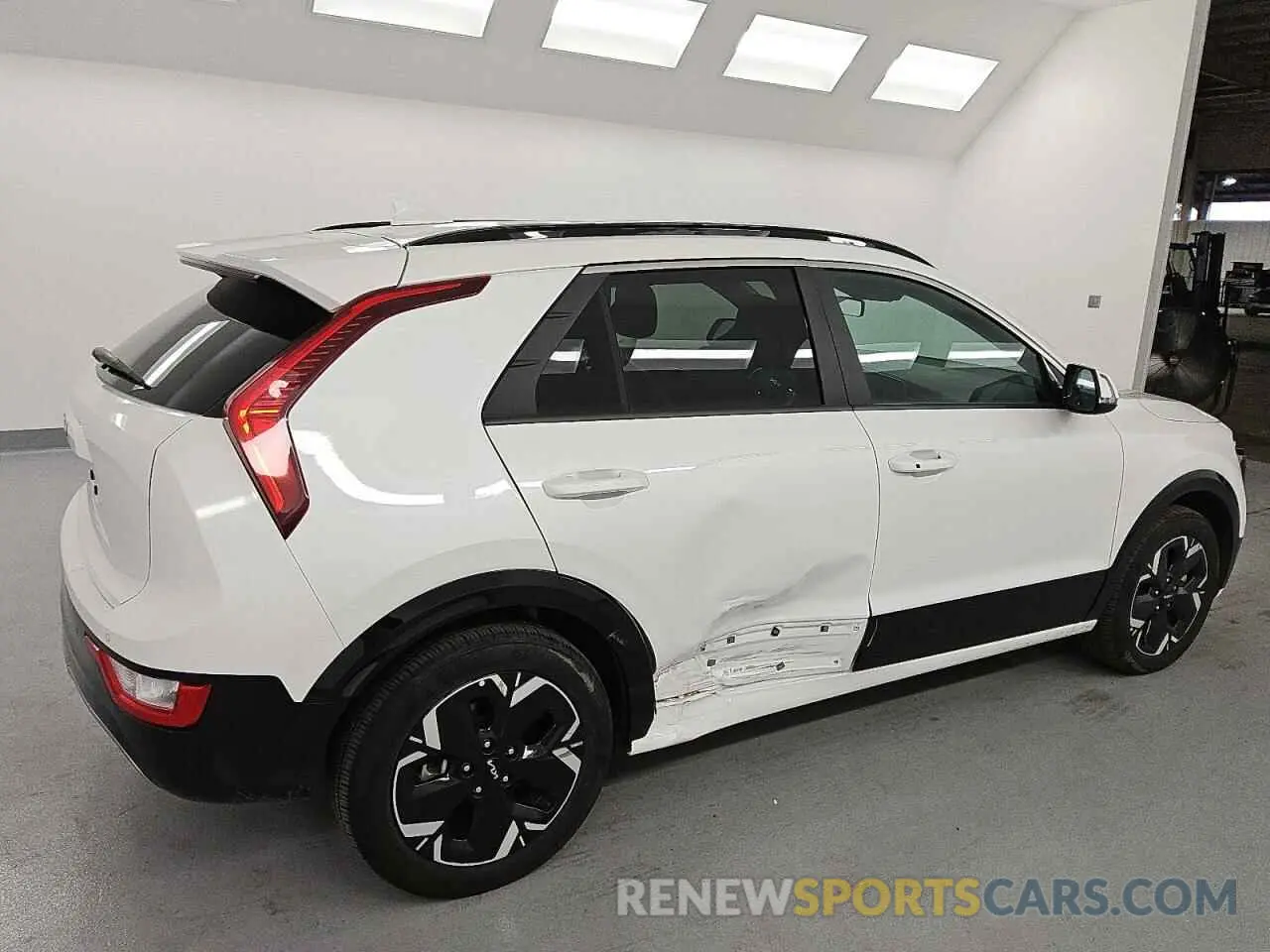 3 Photograph of a damaged car KNDCR3L16R5113752 KIA NIRO WIND 2024