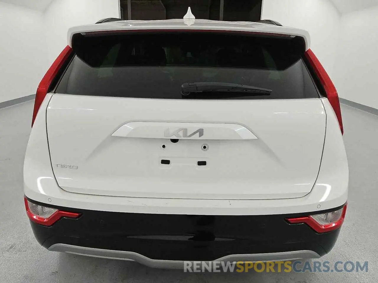 6 Photograph of a damaged car KNDCR3L16R5113752 KIA NIRO WIND 2024