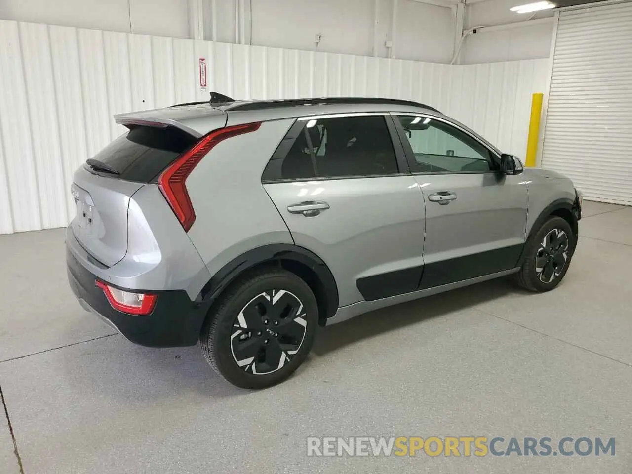 3 Photograph of a damaged car KNDCR3L18R5085937 KIA NIRO WIND 2024