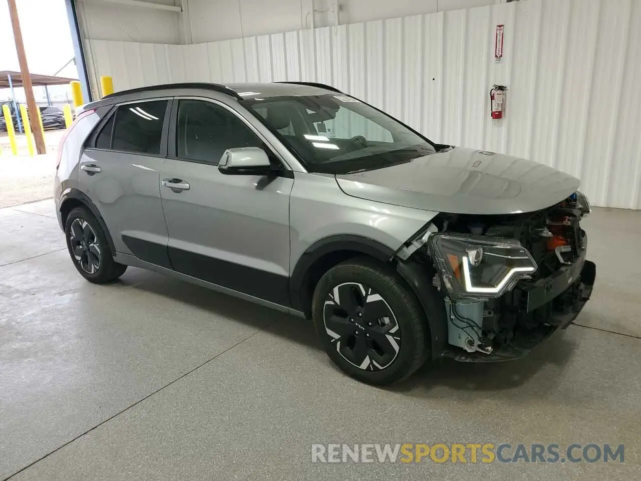 4 Photograph of a damaged car KNDCR3L18R5085937 KIA NIRO WIND 2024