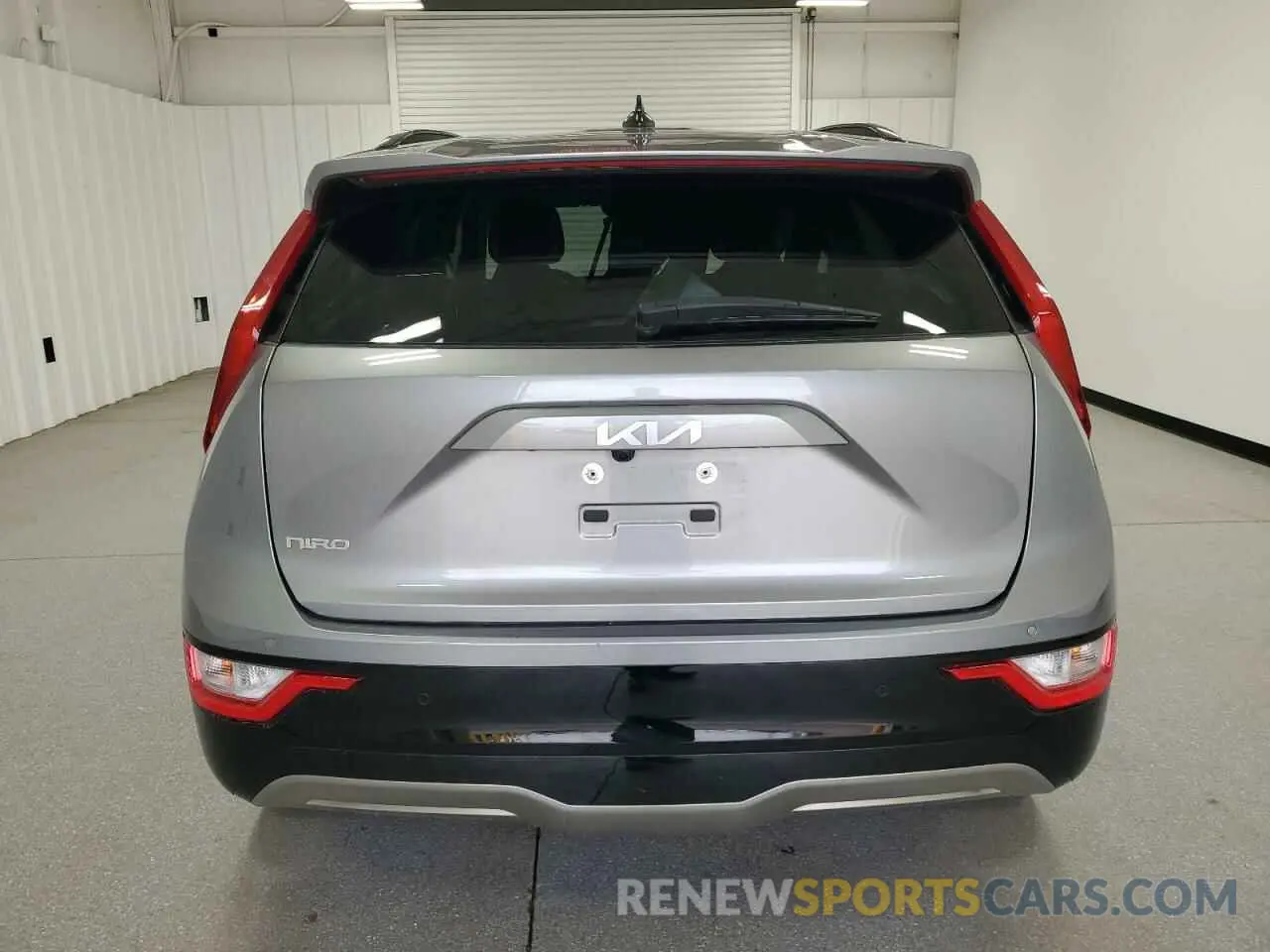 6 Photograph of a damaged car KNDCR3L18R5085937 KIA NIRO WIND 2024