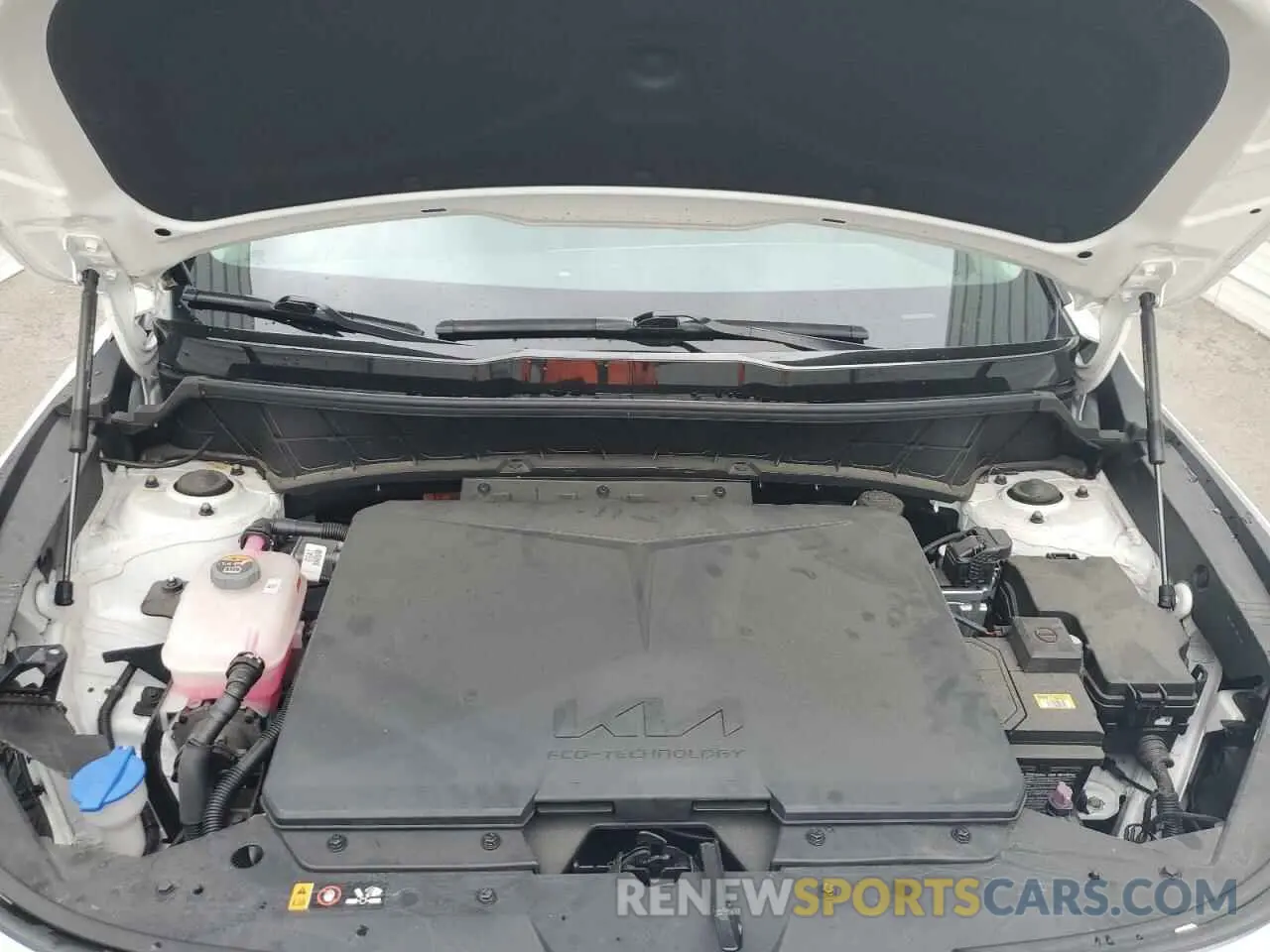 12 Photograph of a damaged car KNDCR3L1XR5110689 KIA NIRO WIND 2024